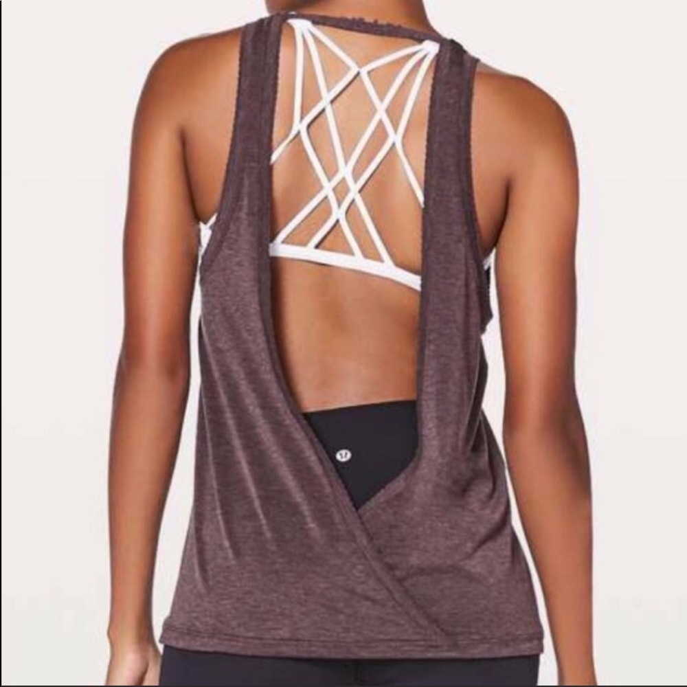 Lululemon 🍋 tied to it tank